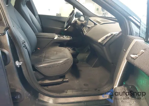 2025 BMW Ix xDrive50 из США, поврежденный, VIN WB523CF02SCU47905